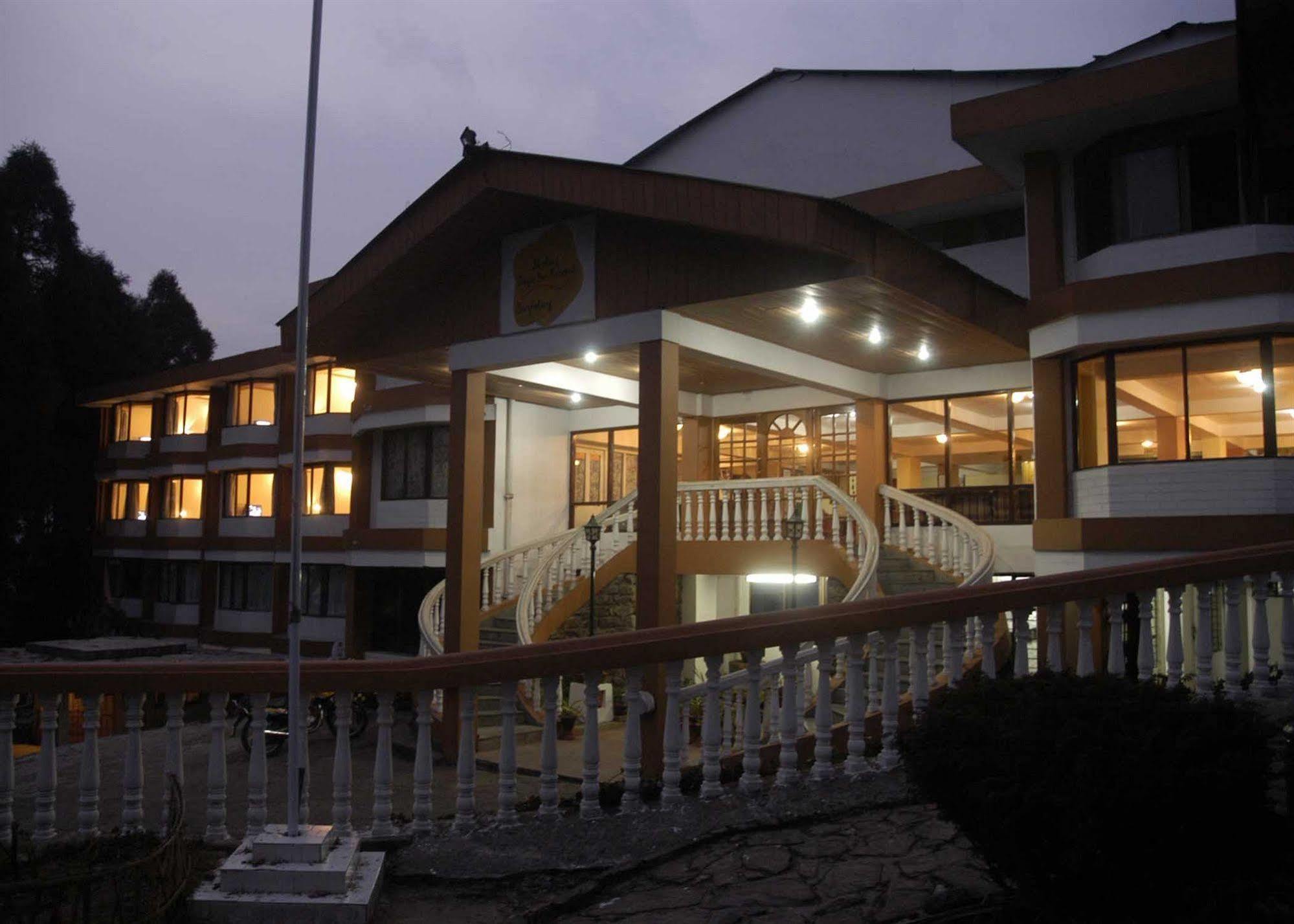 Sterling Darjeeling Hotel Darjeeling  Buitenkant foto
